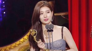 [SBS Star] VIDEO: Suzy Wins Top Excellence Actress at '2017 SBS Drama Awards'