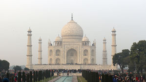 "하얗던 타지마할이 갈색&middot;녹색으로"&hellip;인도 대법원도 우려