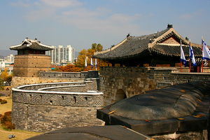 [라이프] 정조의 꿈, 조선의 꿈…수원화성 성곽길을 걷다 ②