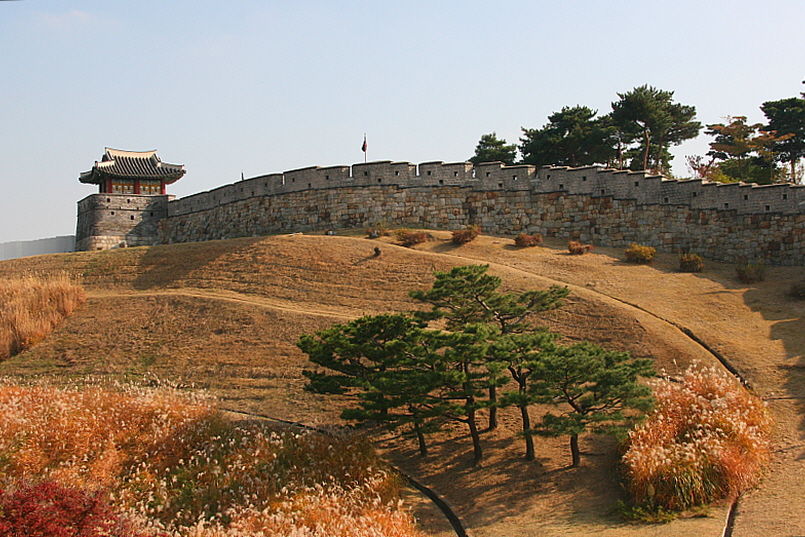 [라이프] 정조의 꿈, 조선의 꿈…수원화성 성곽길을 걷다 ②