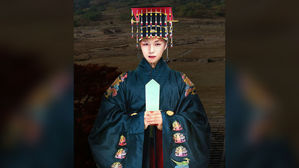 [SBS Star] Why Is Kang Daniel in the Outfit of Goryeo Emperor?