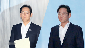 [영상] '포승줄 풀고 미소' 353일 만에 석방되는 이재용 선고 직후 모습