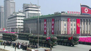 [지금 북한은] 날짜 되돌린 북한군 창건일&hellip;대규모 열병식 준비