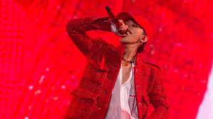 [SBS Star] G-DRAGON Tops Oricon Chart with His Concert DVD