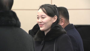 [영상] 미소 띤 김여정…북한 대표단 인천공항 입국 모습