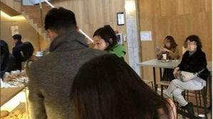 [SBS Star] Jun Ji Hyun Spotted at a Cafe After Giving Birth!