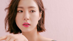 [SBS Star] Shin Sae Kyeong Welcomes the 20th Anniversary of Her Debut!