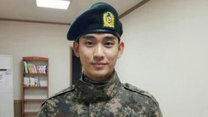 [SBS Star] Kim Soo Hyun's First Vacation Since His Enlistment