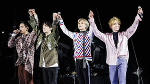 [SBS Star] SHINee Cherishes a Memory with JONGHYUN at Its Concert in Japan