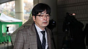 검찰, '불법 선거운동' 탁현민 벌금 200만 원 구형