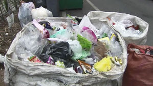 [폐비닐①] "버리지 말라" 말에 경비원 폭행&hellip;곳곳 혼란&middot;갈등