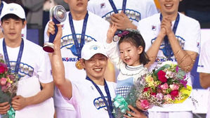 '간절함'으로&hellip;대한항공 첫 우승 이끈 주장 '한선수'