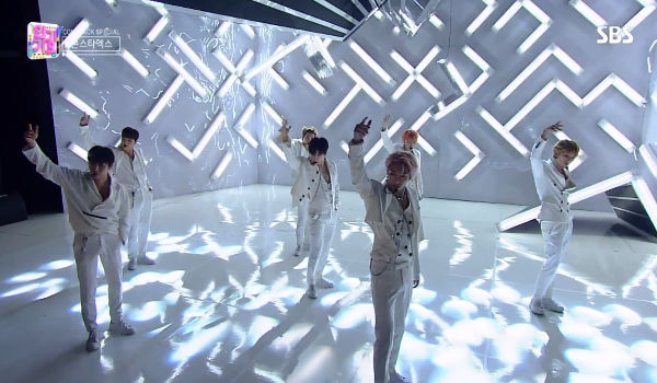 MONSTA X