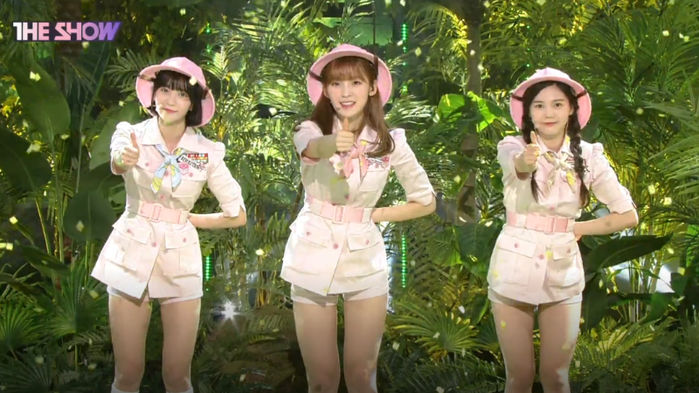 VIDEO: Listen to OH MY GIRL BANHANA's 'BANANA ALLERGY MONKEY'!