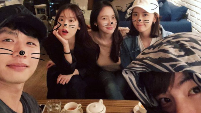 Yoona & Hong Jong Hyun Get Together with the Cast of 'The King in Love'