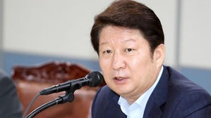 한국당 대구시장 후보 경선에서 권영진 현 시장 1위