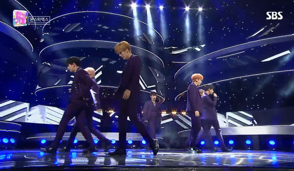 MONSTA X