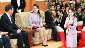 [풀영상] "존경하는 리설주 여사?"&hellip;45년 만에 독자 정치 행보 '집중 조명'