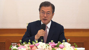 문 대통령, 헌법기관장 초청 오찬…남북 정상회담 성과 공유