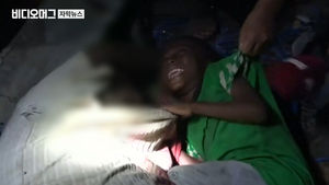 폭격 맞은 결혼식장…숨진 아빠 안고 오열하는 아이