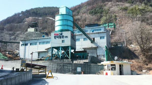 정선 철광산 갱도 붕괴&hellip;2명 사망&middot;3명 부상&middot;1명 수색 중