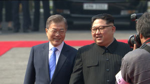 인민복 입은 김정은, 3월 방중 때도 동일 의상