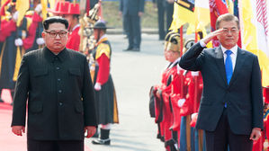 北지도자, 첫 南의장대 사열…'국가 대 국가' 인정