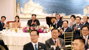 남북정상 환송행사 종료…김정은·리설주, 북으로 귀환