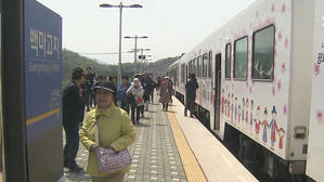 "열차 타고 북녘 고향 갔으면"&hellip;만감 교차한 실향민들