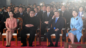 두 정상 부부 환송 행사 함께 관람&hellip;무르익은 남북의 봄