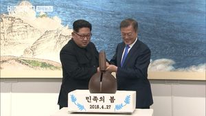 제주소년 노래에 北도 '활짝'&hellip;조용필-현송월 즉석 듀엣