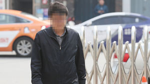 '드루킹 측과 돈거래' 김경수 의원 보좌관 경찰 출석