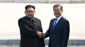 조명균 "서울·평양 연락사무소 문 대통령 제안에 김정은도 동의"