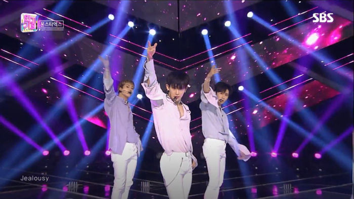 MONSTA X