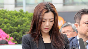 '갑질' 조현민, 7천 원짜리 도시락 점심 먹고 조사 계속