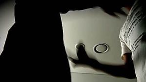 [뉴스pick] 욕하고 대든다고 시멘트 덩어리로 동생 내리친 50대 형