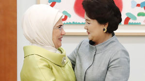 김정숙 여사, 터키 대통령 부인과 환담…"남북회담 가슴떨려"