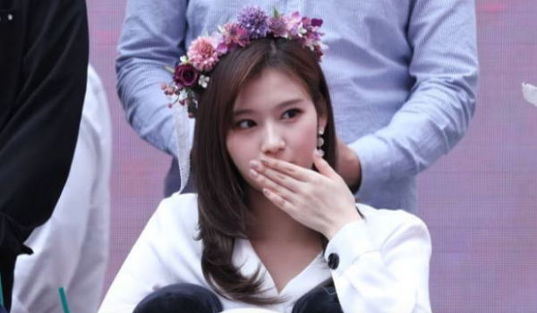 TWICE SANA