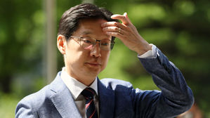 경찰 "김경수 보좌관-돈 건넨 경공모 회원 오늘 대질"