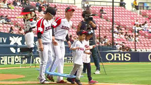 프로야구 시즌 최다 관중&hellip;'어린이날 잠실 더비' 승자는?