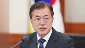 문 대통령, 일본 향발…한중일 정상회의서 3국 협력 모색