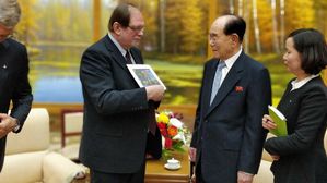 "김영남, 전 세계 비핵화 강조"