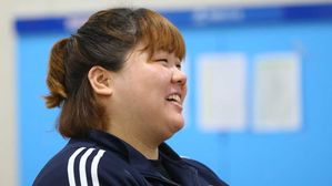 손영희, 女 역도 최중량급 1kg 차로 우승