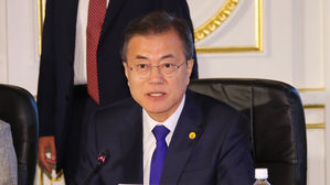 문 대통령 "한·중·일, 혁신 기반 성장으로 세계경제 주도해야"