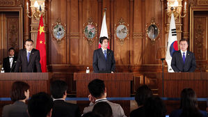 리커창 "중국 대문 더 열릴 것…자유무역, 새로운 성장엔진"