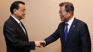 문 대통령 "삼회노붕우"…리커창 "만날수록 새로운 느낌"