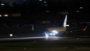 석방 미국인들 알래스카 도착…"트럼프·폼페이오에 감사"