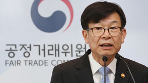 경제 민주화, 김상조가 해결한다…문 대통령 지시로 공정위에 TF