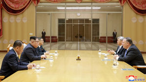 北 "김정은, 트럼프 '새 대안' 갖고 대화 해결 관심 가진 데 평가"