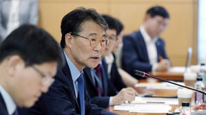 장하성 "일자리 안정자금 내년에도 연장해 운영"